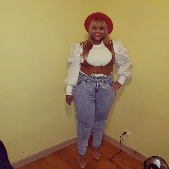 Meet your Posher, Joy - Picture 10 of 15